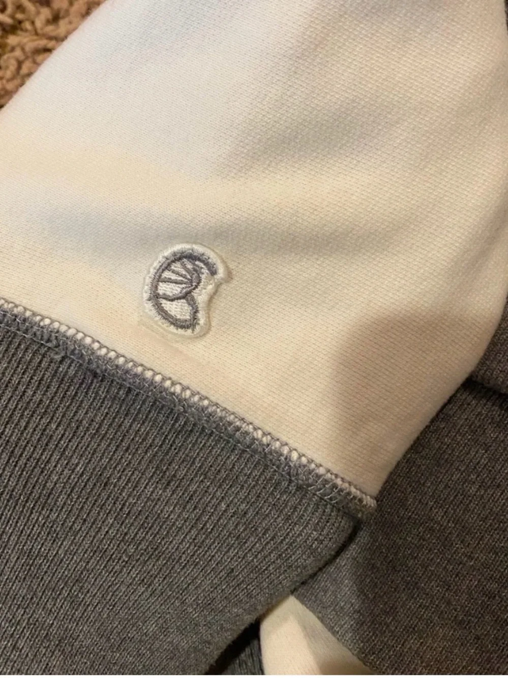 Vintage Champion x T Snyder   Two-Tone Crewneck